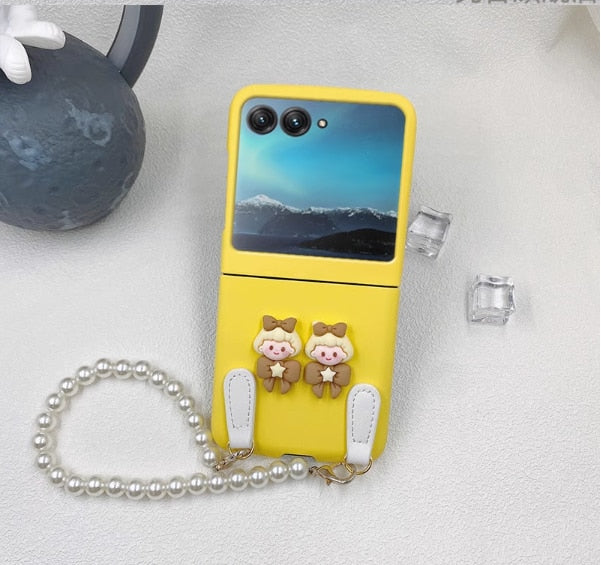 Fashion Cute Diy Giraffe Girl Pearl Short Chain Case For Motorola 40 Ultra Case 2023 Moto Razr 2022 Cover 40ultra - Mycasety Mycasety